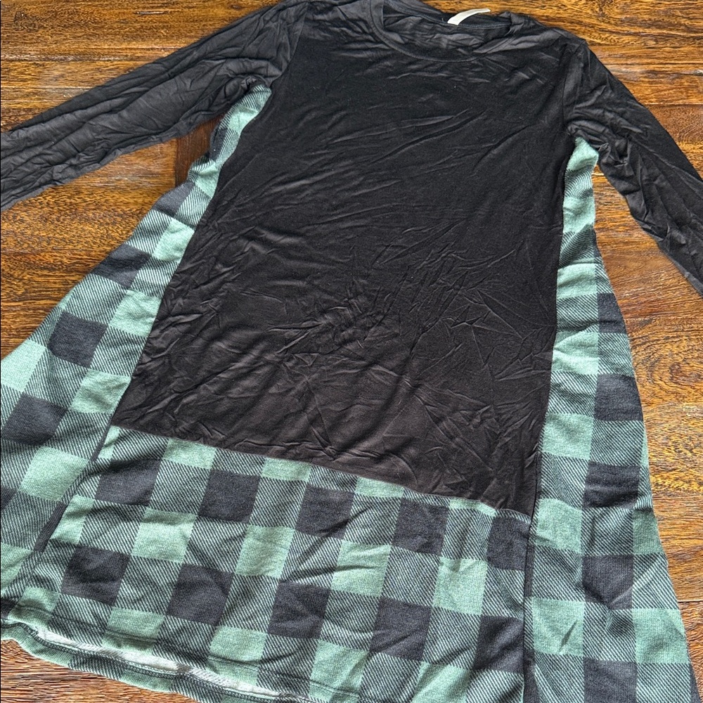 Black and Green Plaid Long Sleeve Dress (125)